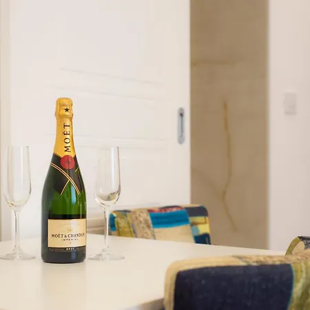 Business Apartment *